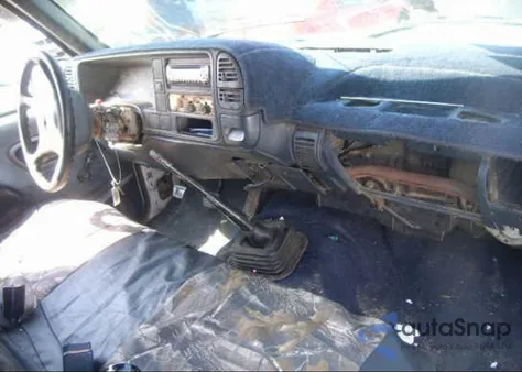 1996 Chevrolet Gmt-400 C2500 из США, поврежденный, VIN 1GCGC24R1TZ105009